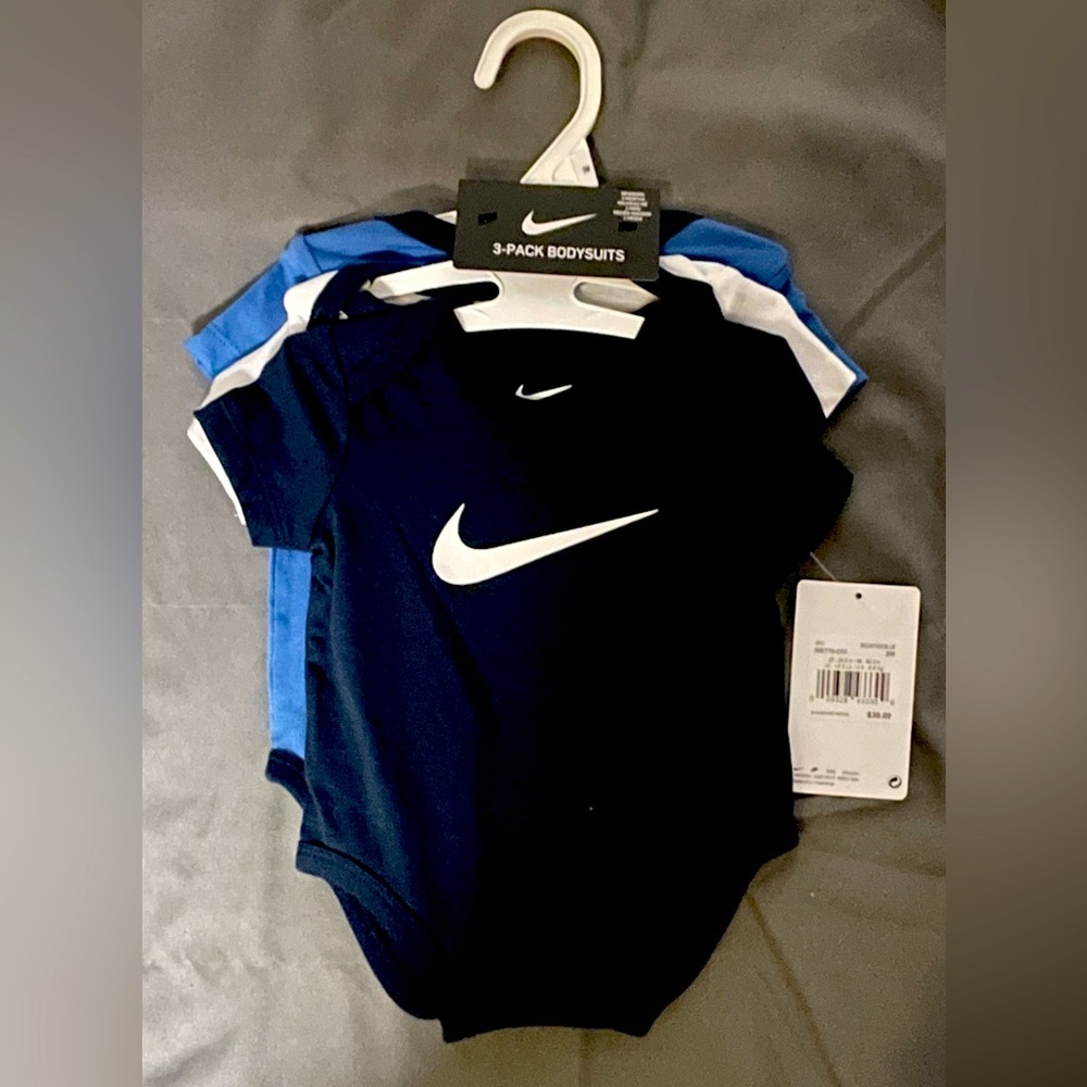 NWT Nike 3mo old boys onesies set!!